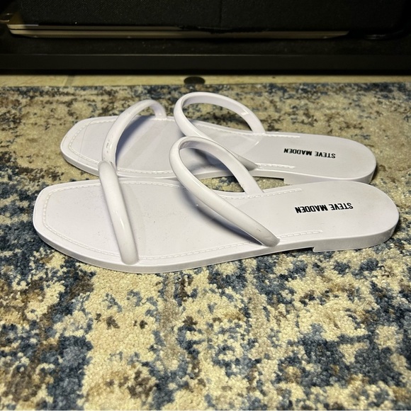 Steve Madden White Pike Jelly Strappy Slip-On Flip-Flops Size 7 - Picture 2 of 11